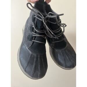Sorel Out n About Boots 9 Women Hiking Shoes Outdoor Duck Waterproof Rain